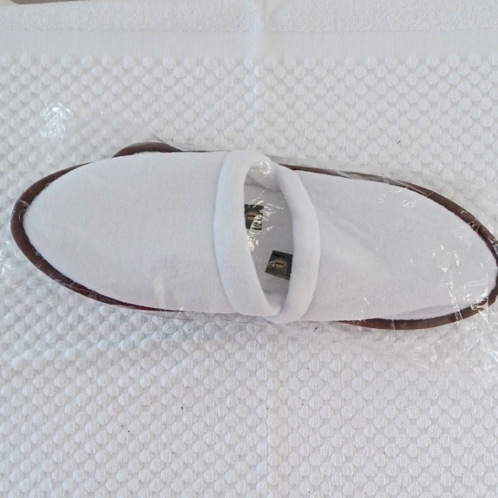 White Bedroom Hotel Spa Slippers